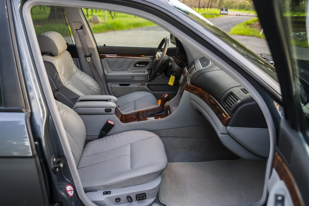2001 BMW E38 7 Series - Image 4 of 9