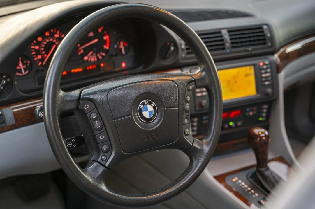 2001 BMW E38 7 Series - Image 5 of 9