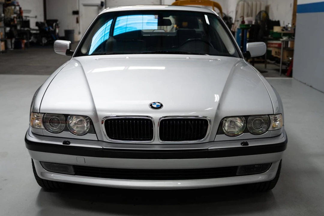 2001 BMW E38 7 Series - Image 2 of 31