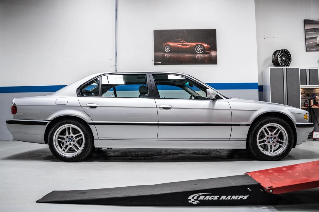 2001 BMW E38 7 Series - Image 3 of 31
