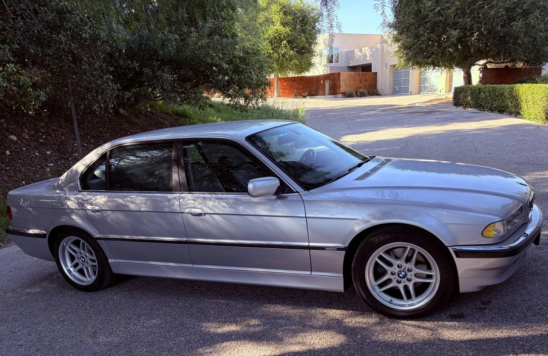 2001 BMW E38 7 Series - Image 2 of 7
