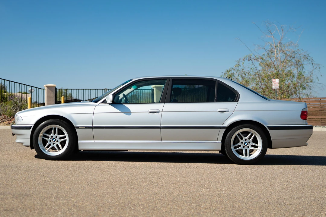2001 BMW E38 7 Series - Image 3 of 31