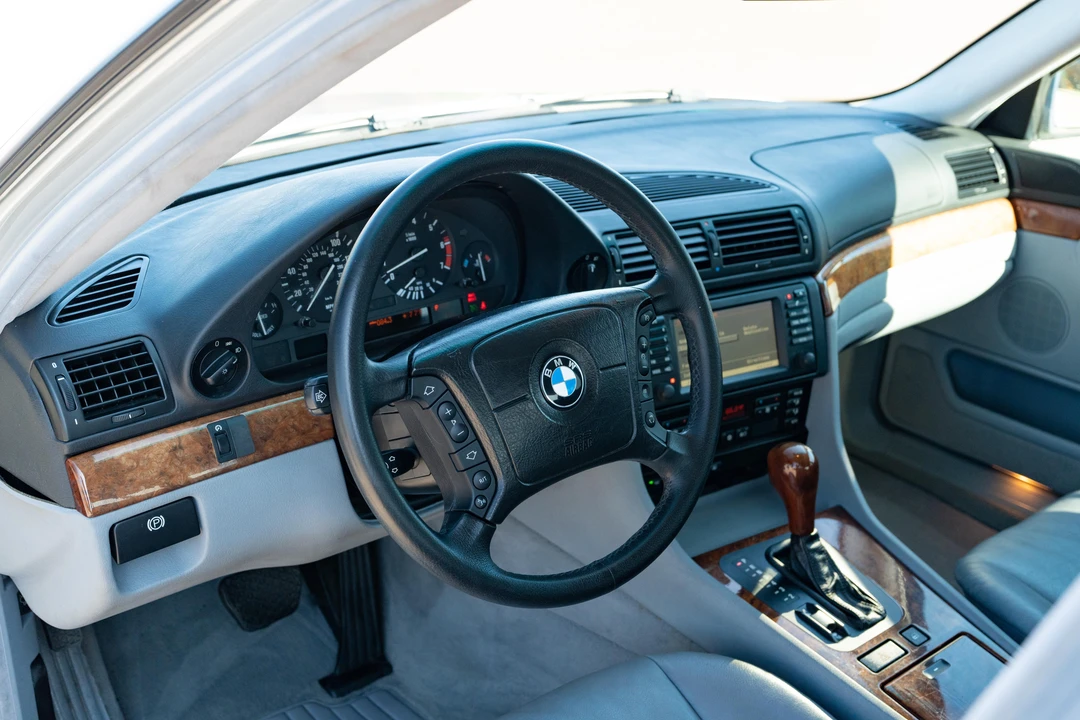 2001 BMW E38 7 Series - Image 29 of 31