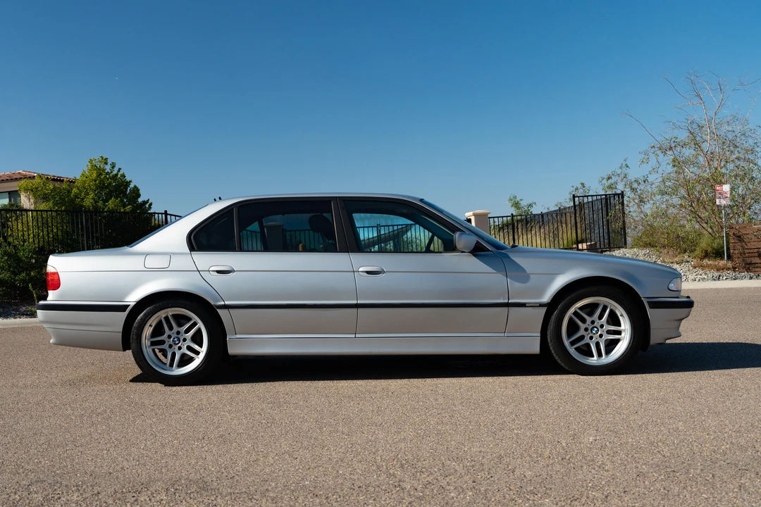2001 BMW E38 7 Series - Image 12 of 31