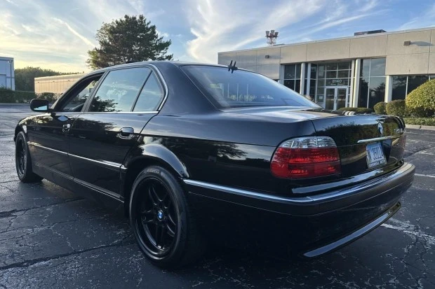 2001 BMW E38 7 Series - Image 2 of 7