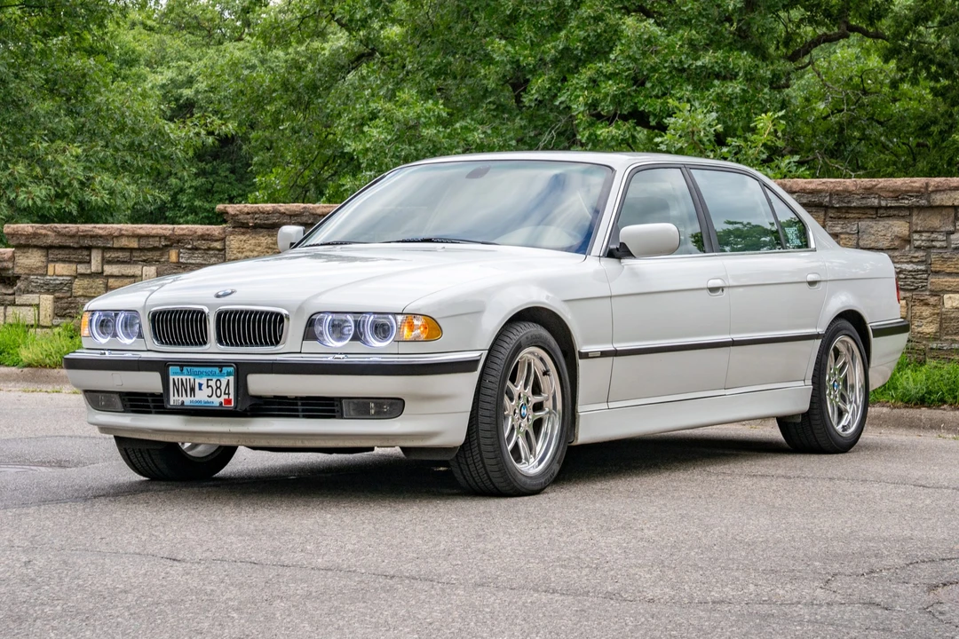2001 BMW E38 7 Series - Image 2 of 31