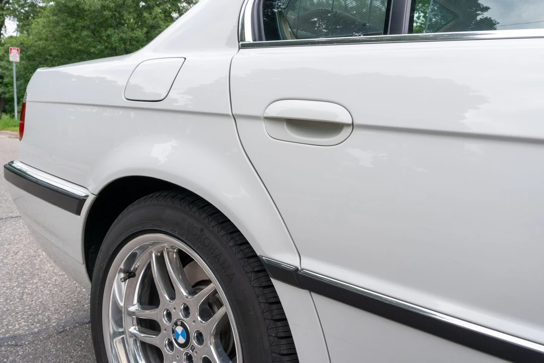 2001 BMW E38 7 Series - Image 25 of 31