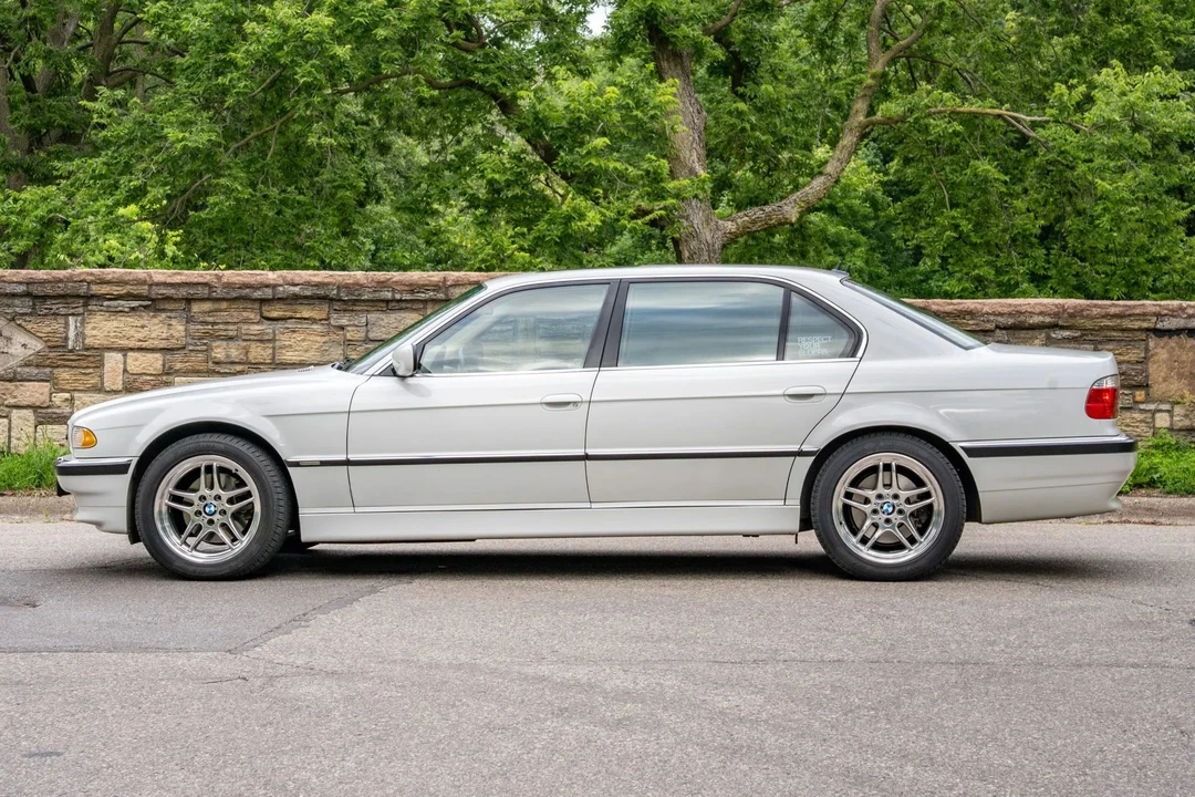 2001 BMW E38 7 Series - Image 3 of 31