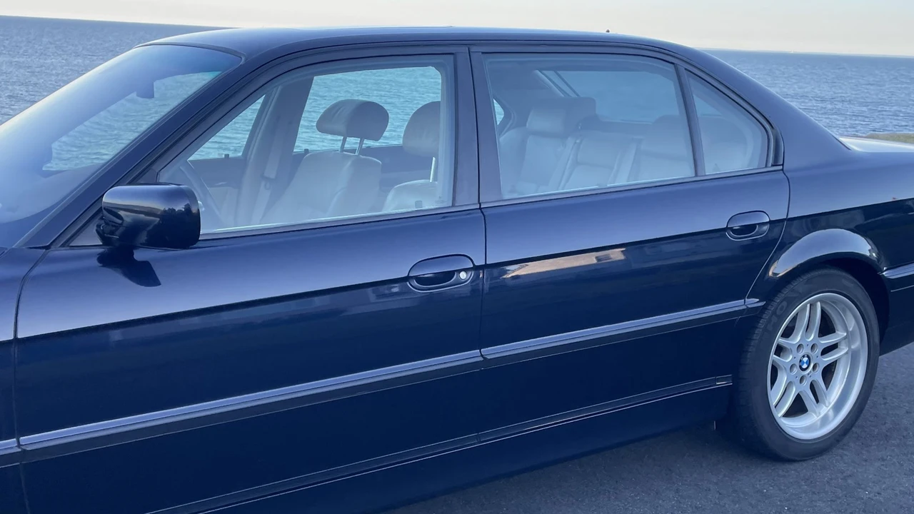 2001 BMW E38 7 Series - Image 19 of 31