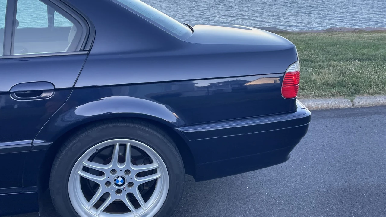 2001 BMW E38 7 Series - Image 24 of 31