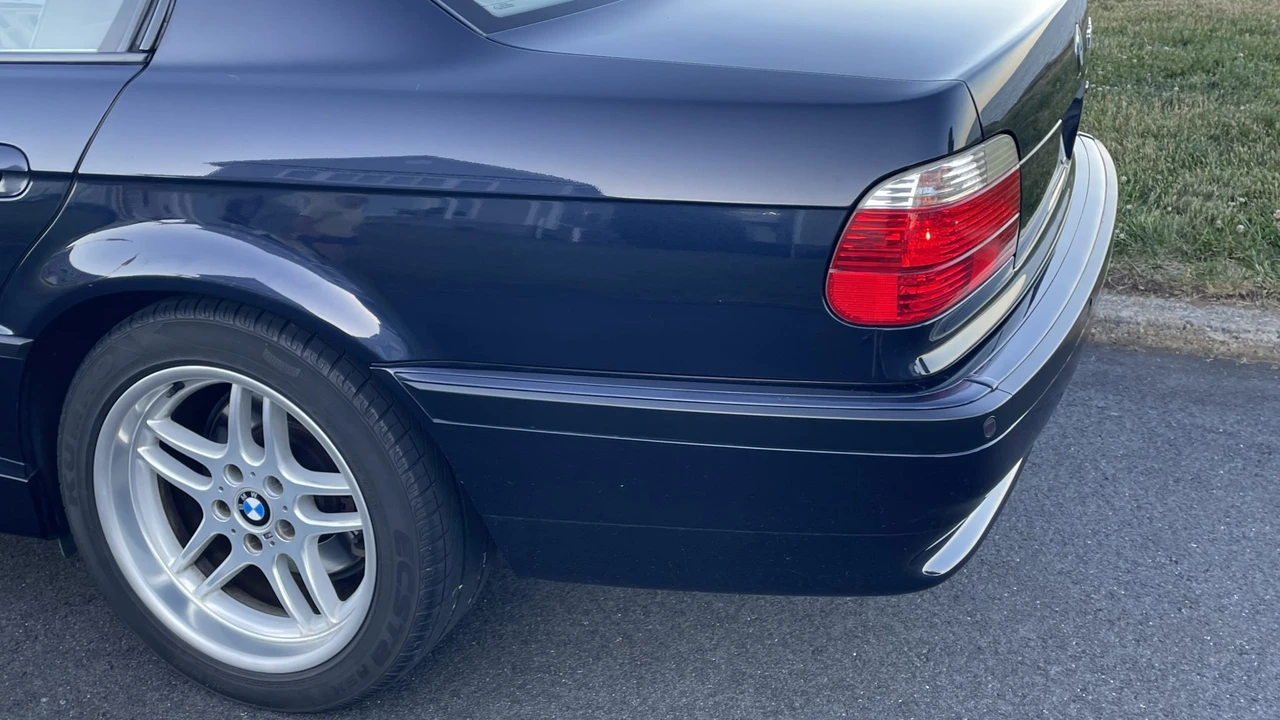 2001 BMW E38 7 Series - Image 28 of 31