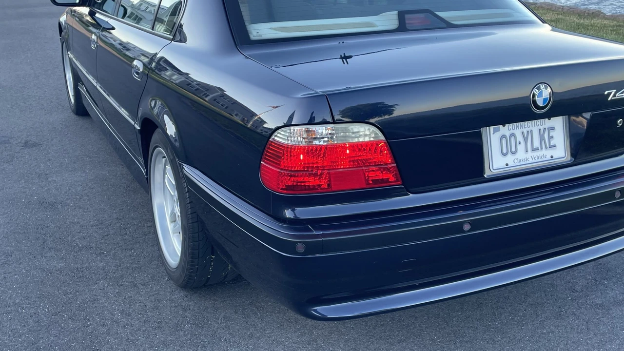 2001 BMW E38 7 Series - Image 31 of 31
