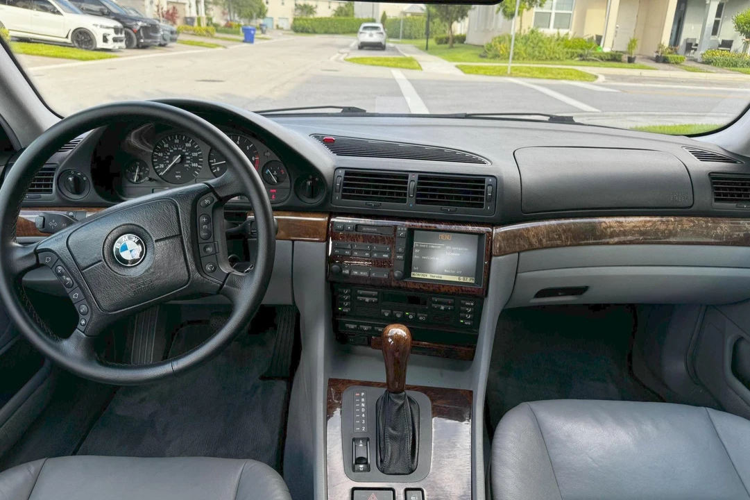 2001 BMW E38 7 Series - Image 30 of 31