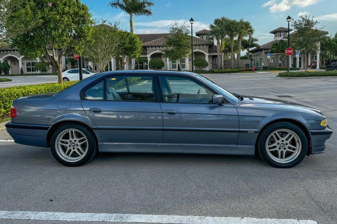 2001 BMW E38 7 Series - Image 3 of 31