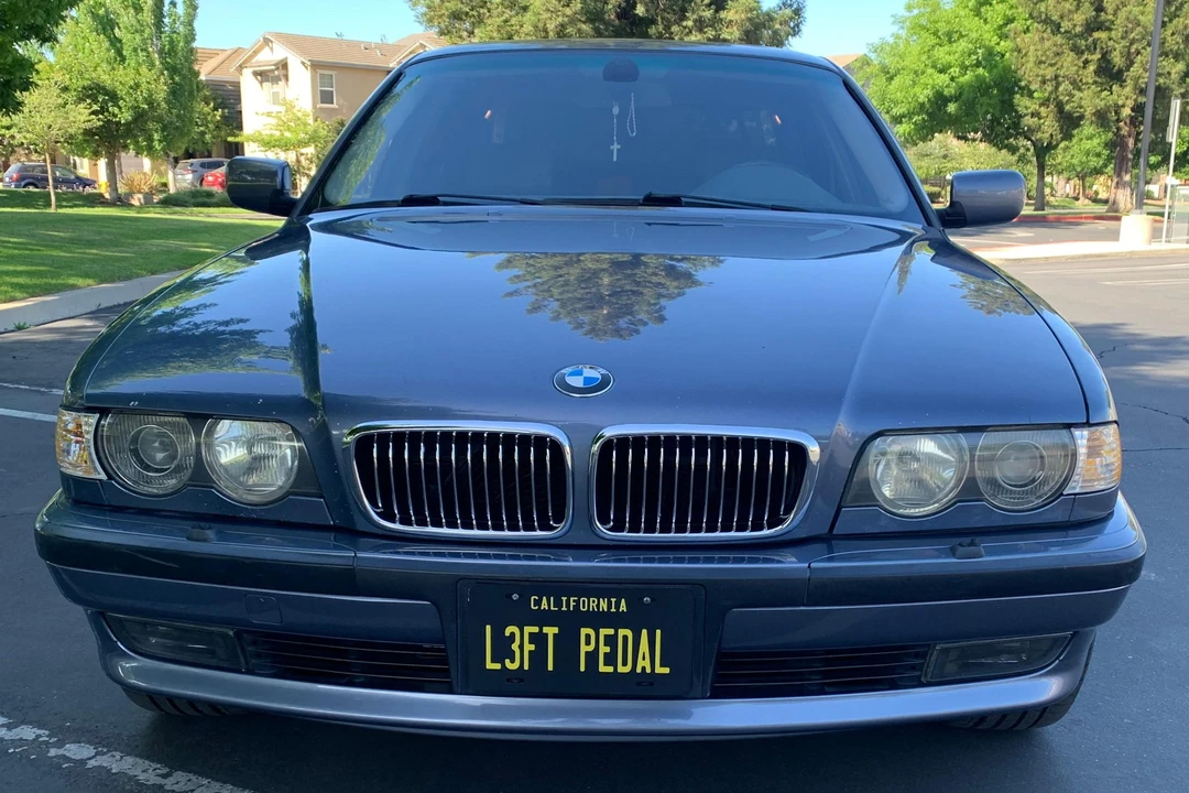 2001 BMW E38 7 Series - Image 2 of 31