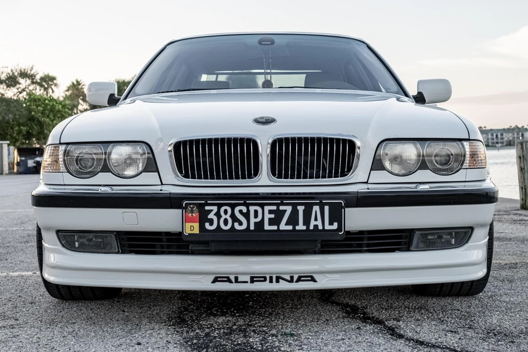 2001 BMW E38 7 Series - Image 2 of 31
