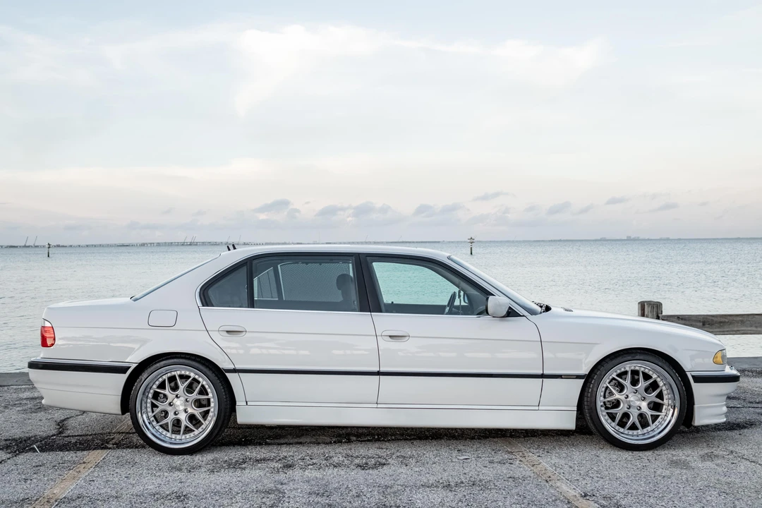 2001 BMW E38 7 Series - Image 12 of 31