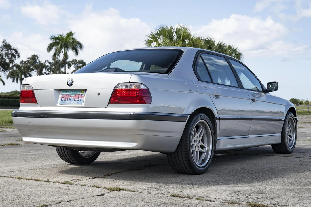 2001 BMW E38 7 Series - Image 3 of 31