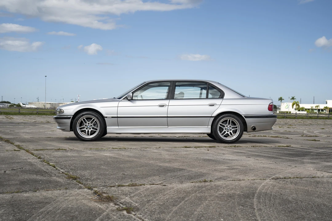 2001 BMW E38 7 Series - Image 15 of 31