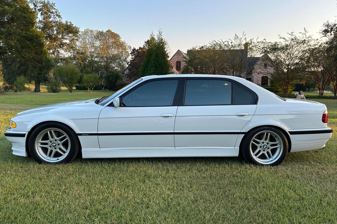 2001 BMW E38 7 Series - Image 3 of 31
