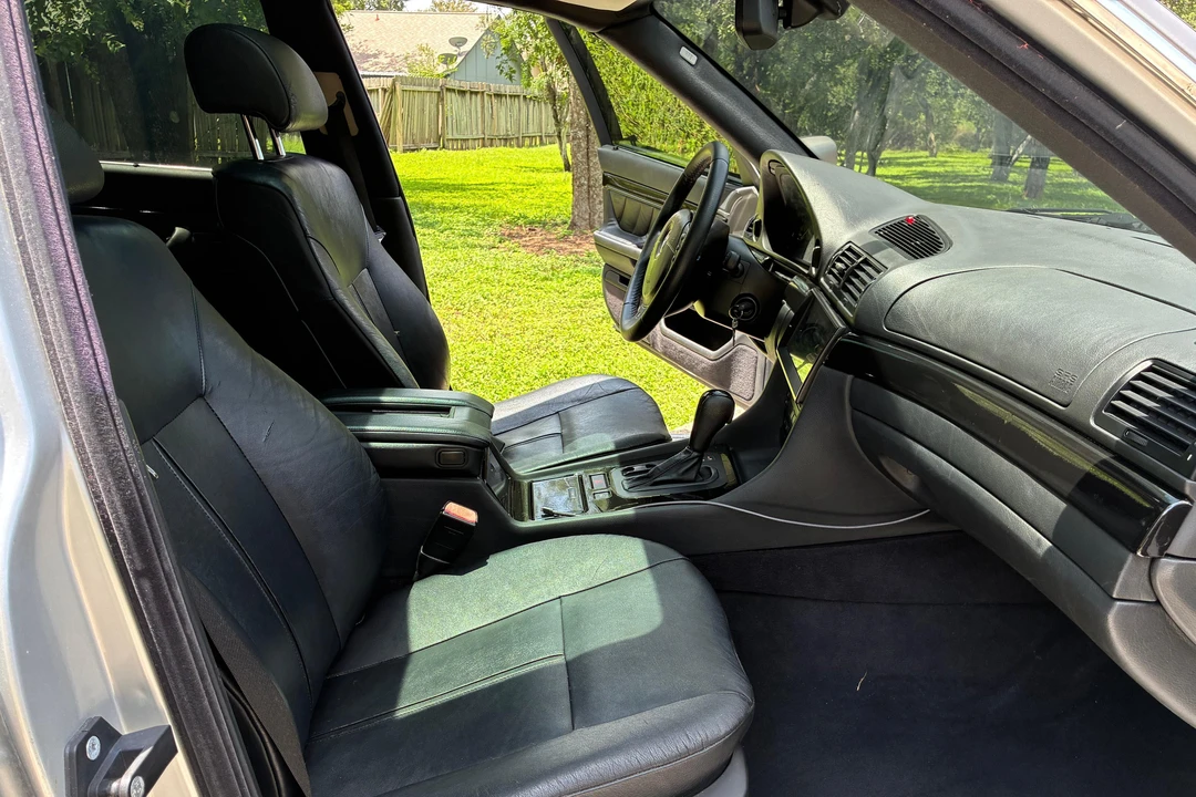 2001 BMW E38 7 Series - Image 17 of 31