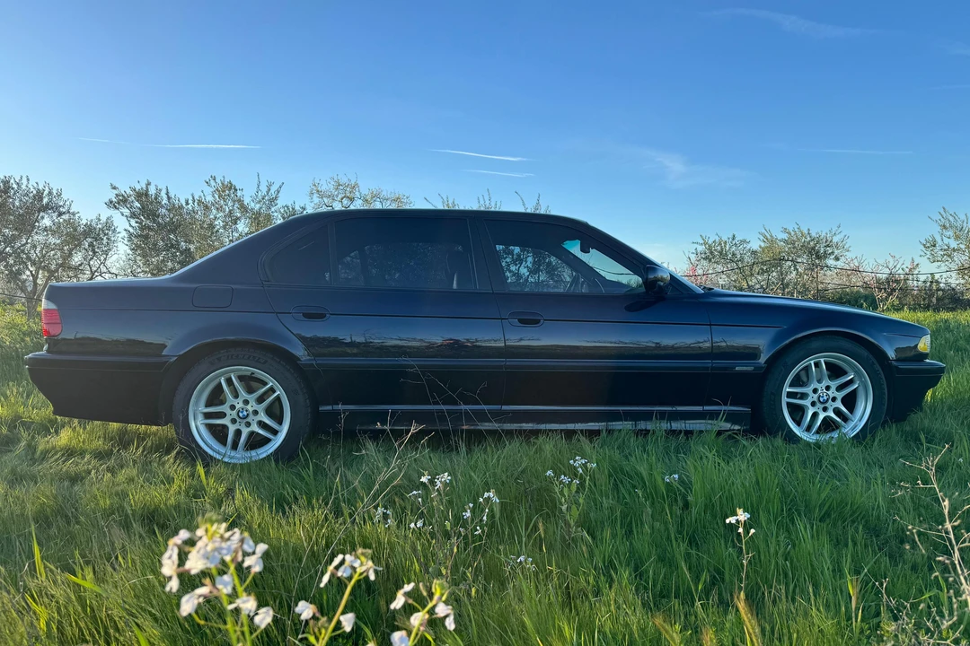 2001 BMW E38 7 Series - Image 3 of 31