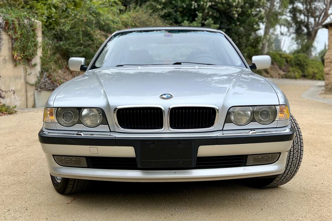 2001 BMW E38 7 Series - Image 2 of 31