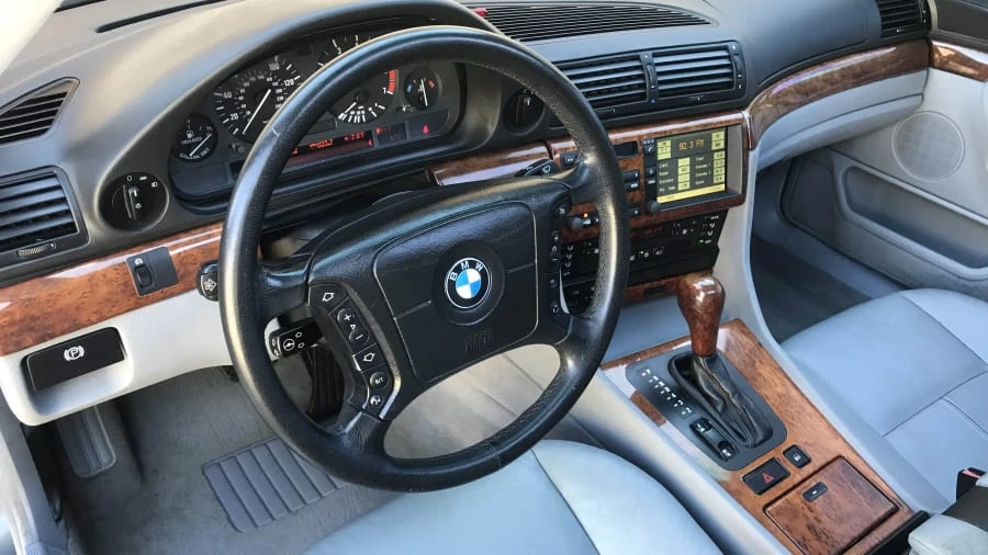 2001 BMW E38 7 Series - Image 4 of 5