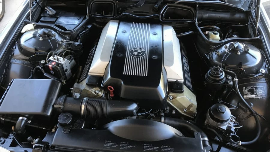 2001 BMW E38 7 Series - Image 5 of 5