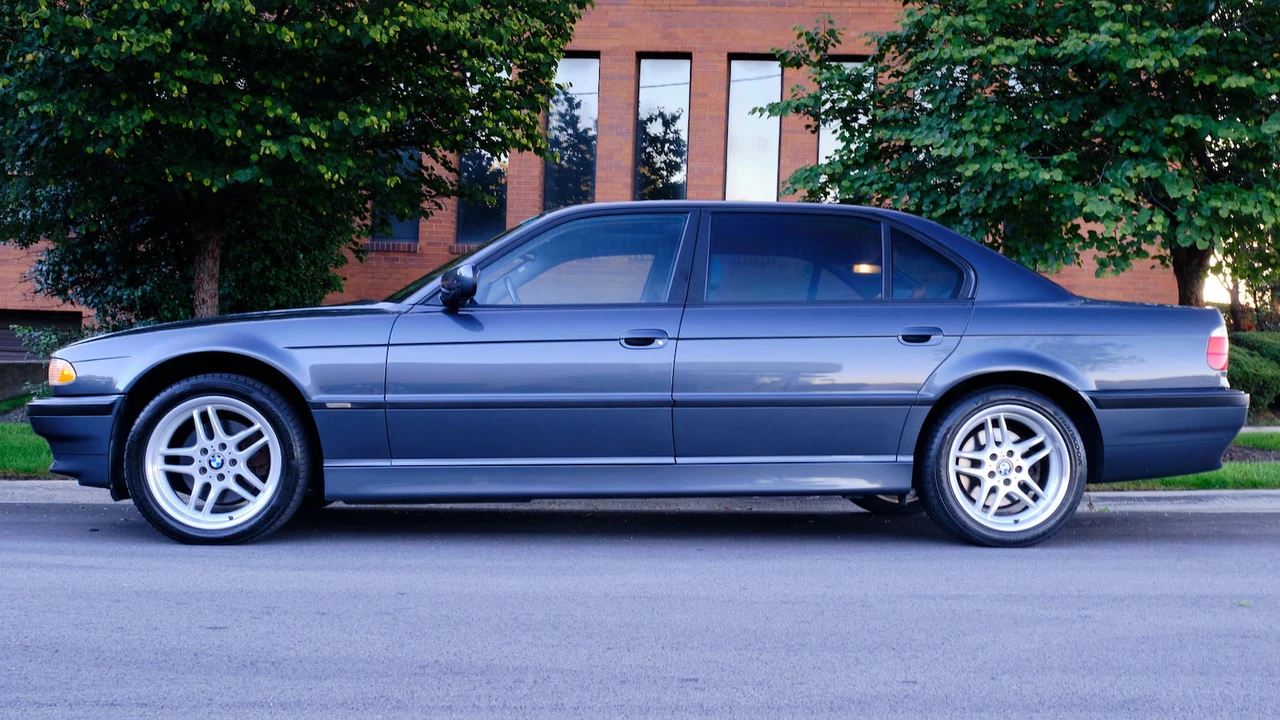 2001 BMW E38 7 Series - Image 2 of 13