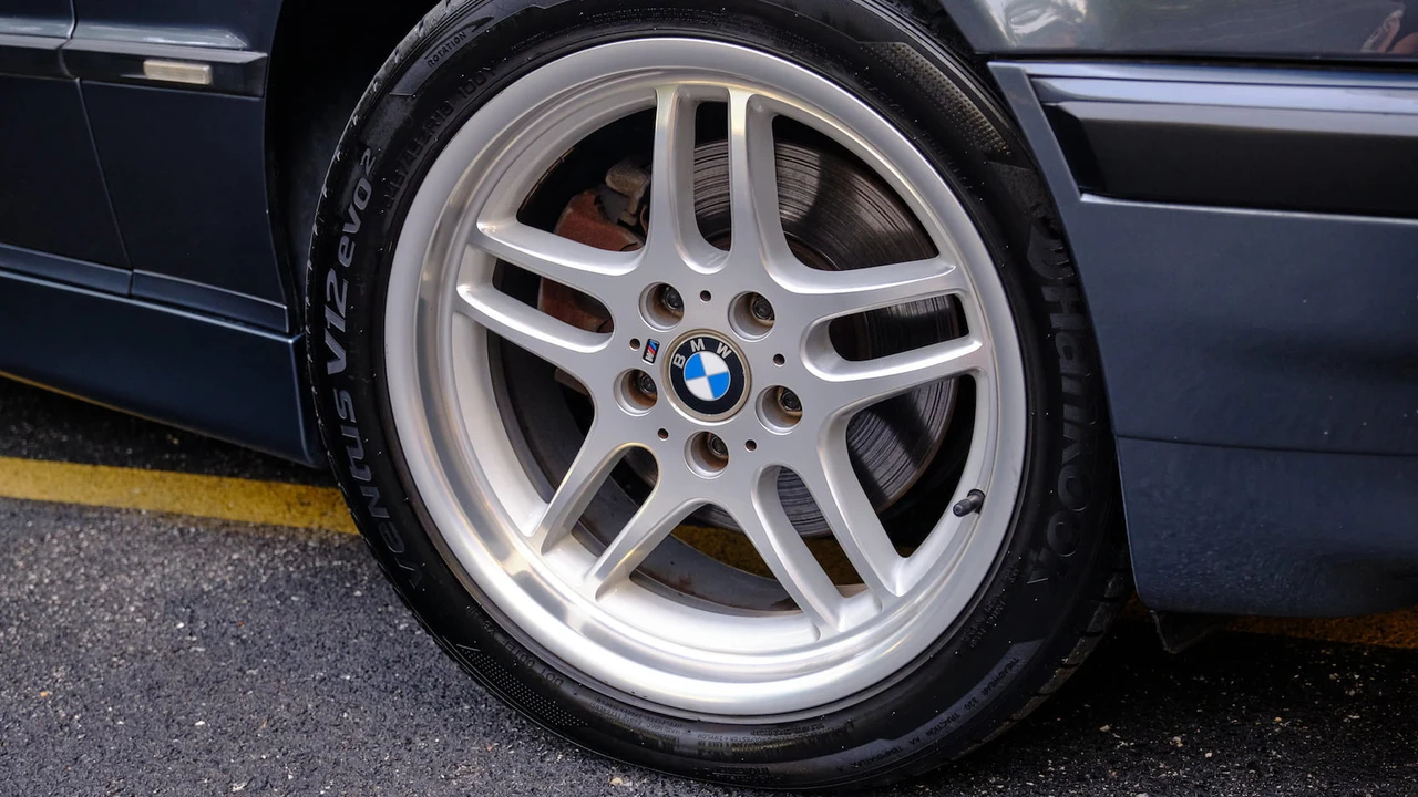 2001 BMW E38 7 Series - Image 7 of 13