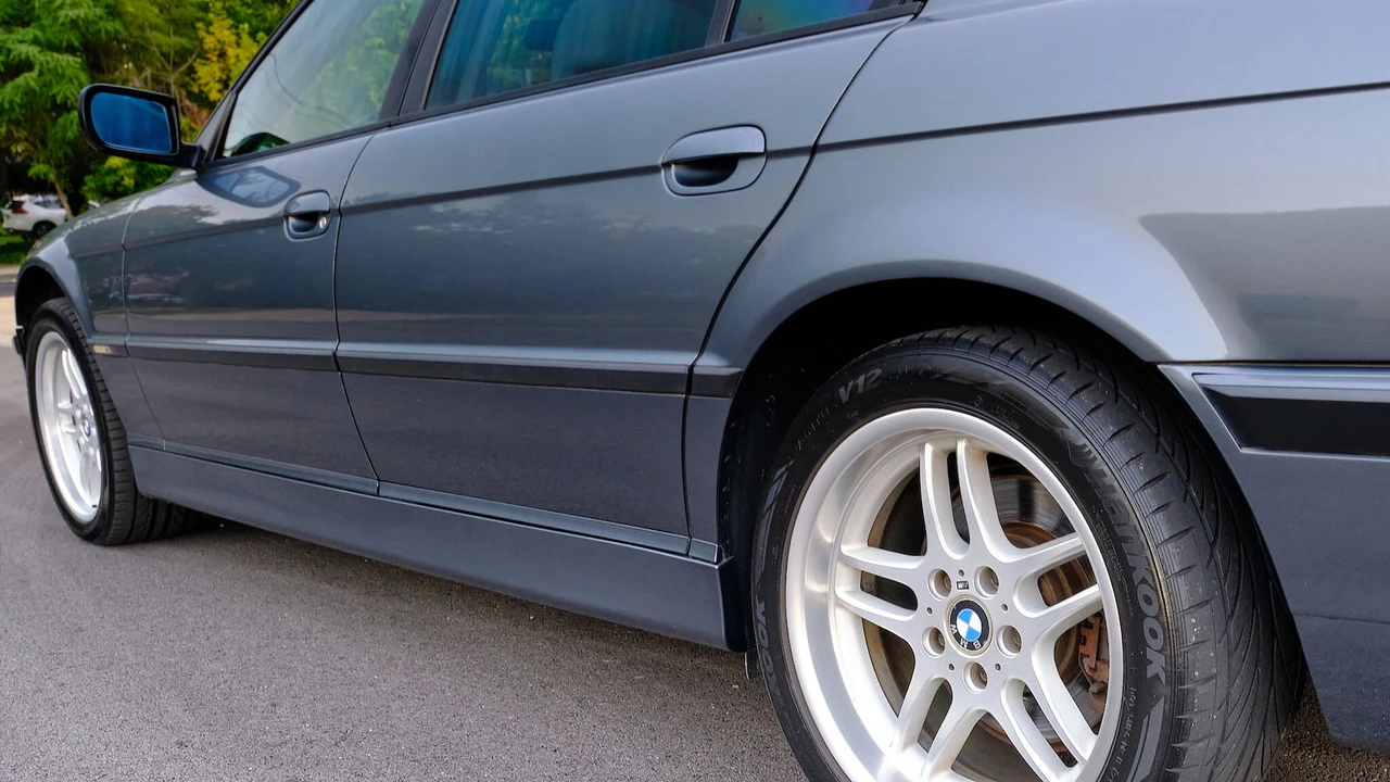 2001 BMW E38 7 Series - Image 8 of 13
