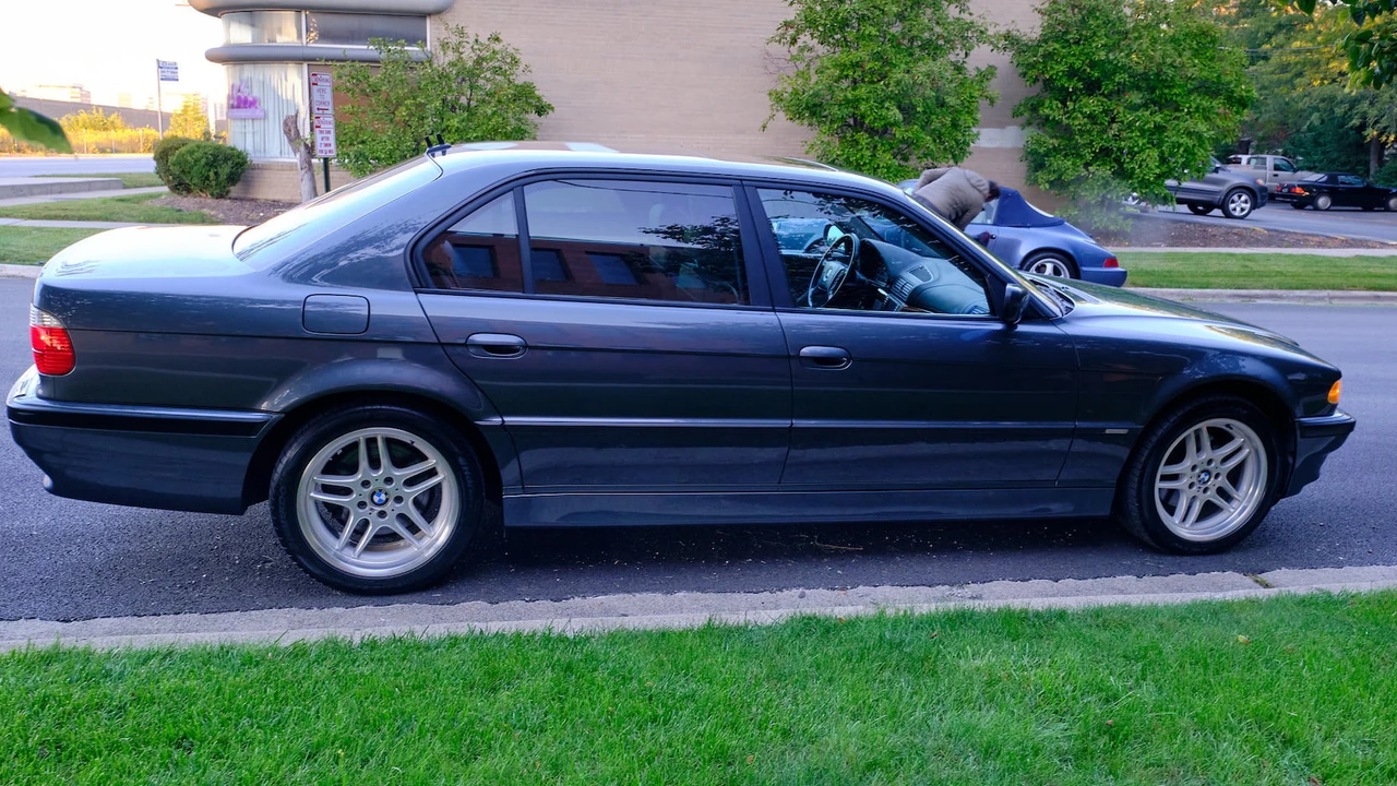 2001 BMW E38 7 Series - Image 11 of 13