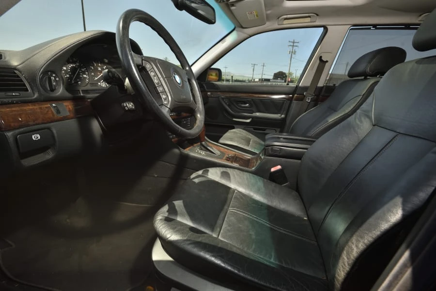 2001 BMW E38 750i & 750iL Sedan - Image 25 of 31