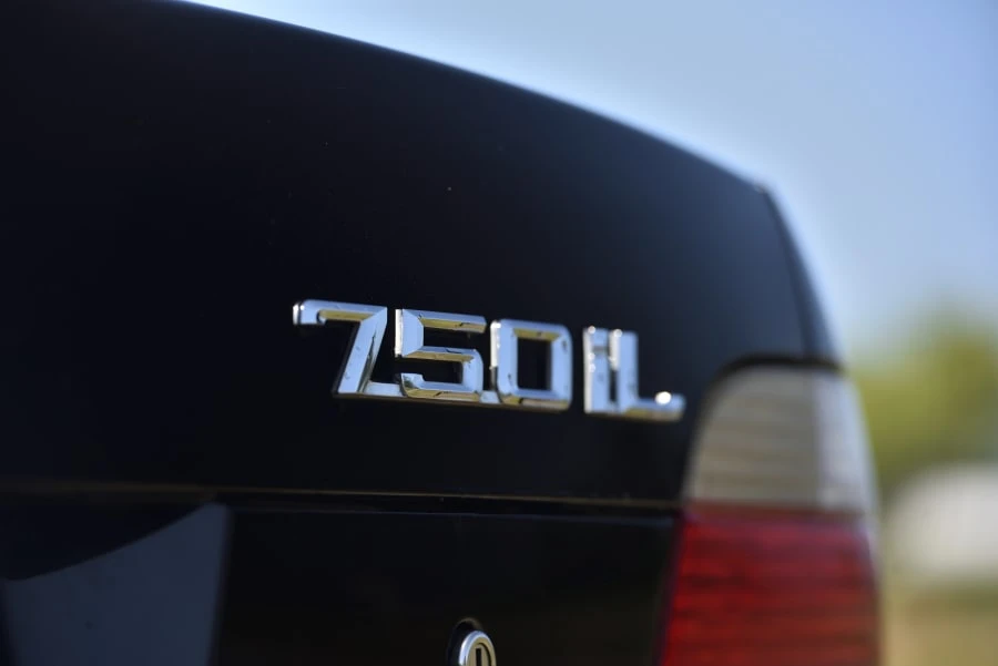 2001 BMW E38 750i & 750iL Sedan - Image 8 of 31