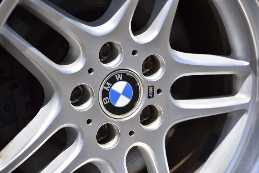 2001 BMW E38 750i & 750iL Sedan - Image 11 of 31