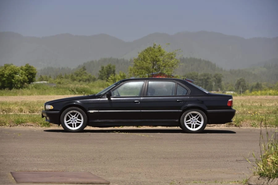 2001 BMW E38 750i & 750iL Sedan - Image 2 of 31