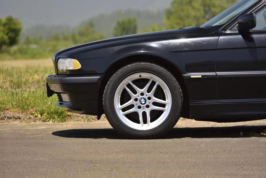 2001 BMW E38 750i & 750iL Sedan - Image 13 of 31