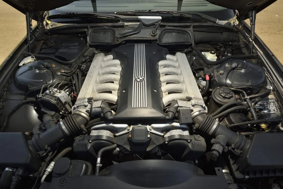 2001 BMW E38 750i & 750iL Sedan - Image 30 of 31