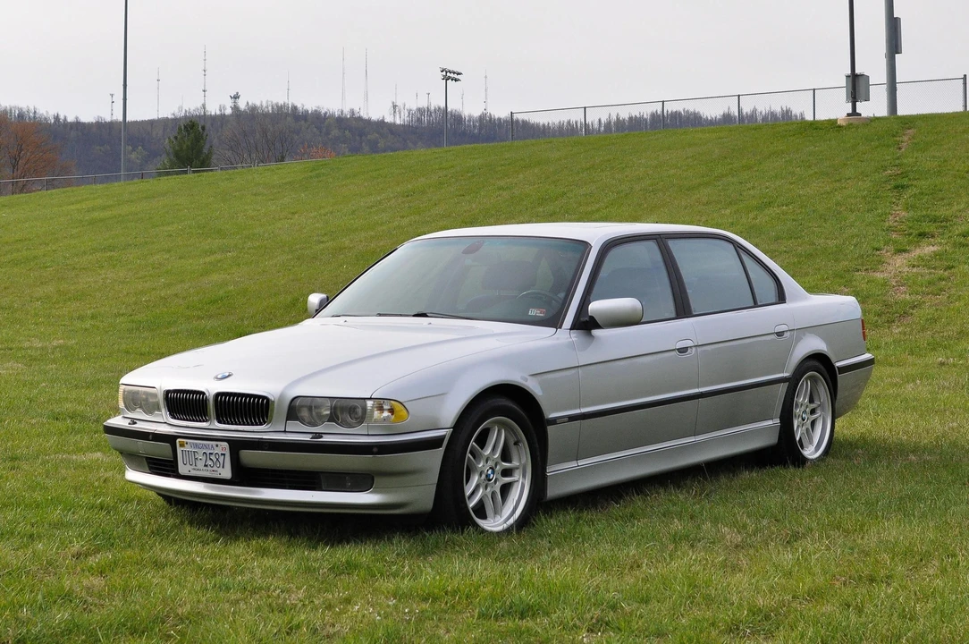 2001 BMW E38 750i & 750iL Sedan - Image 6 of 31