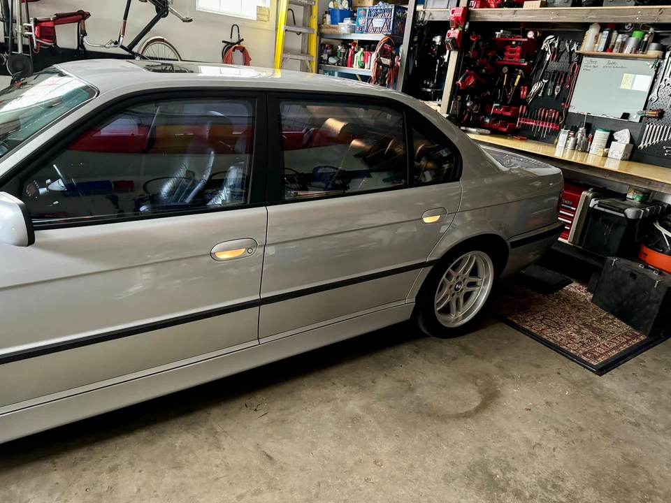 2001 BMW E38 750i & 750iL Sedan - Image 13 of 31