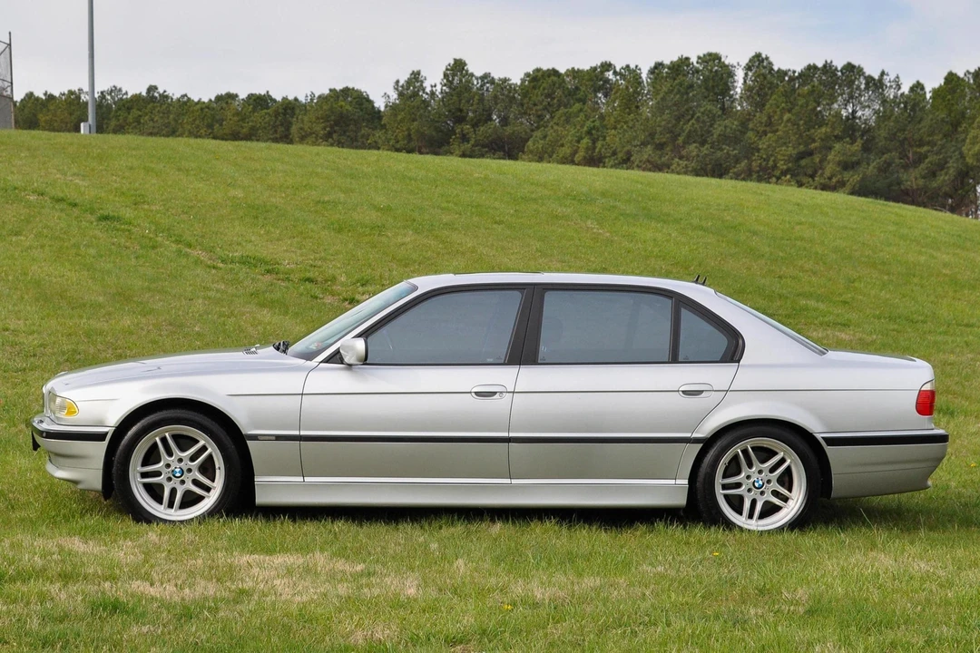2001 BMW E38 750i & 750iL Sedan - Image 3 of 31