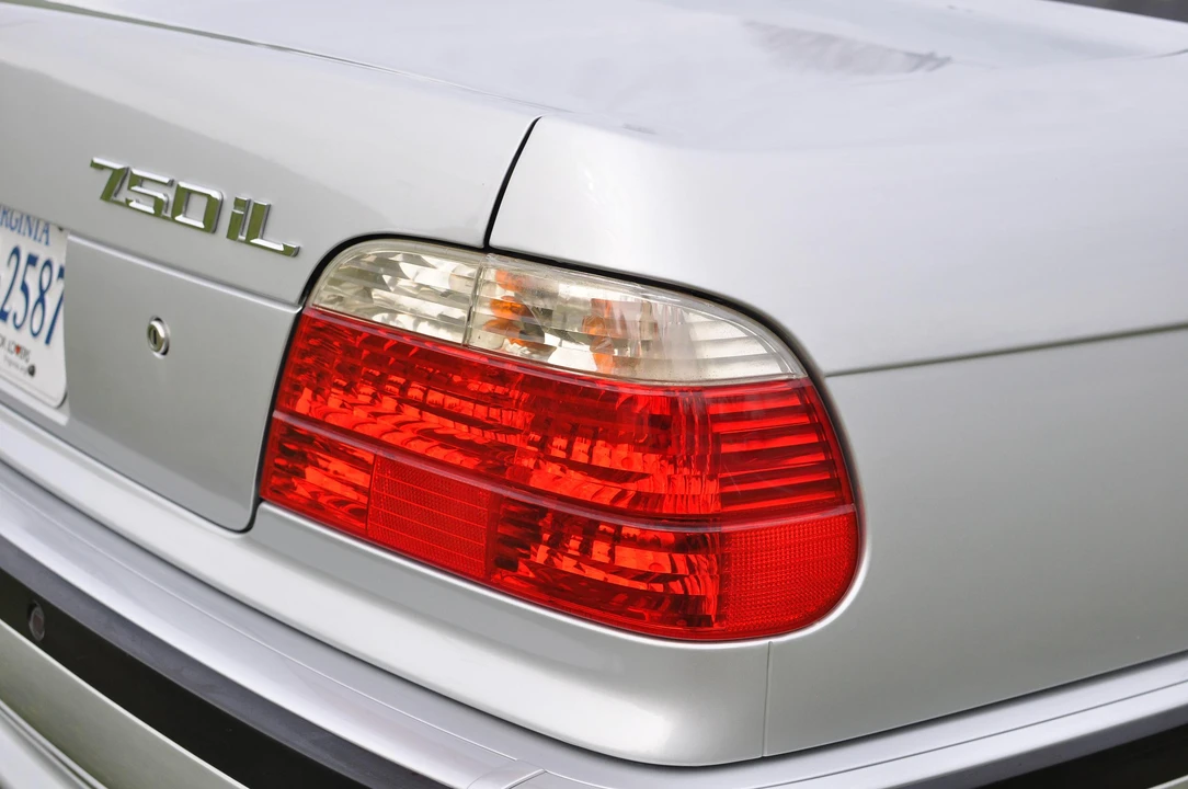 2001 BMW E38 750i & 750iL Sedan - Image 18 of 31