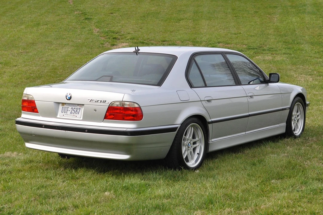 2001 BMW E38 750i & 750iL Sedan - Image 4 of 31