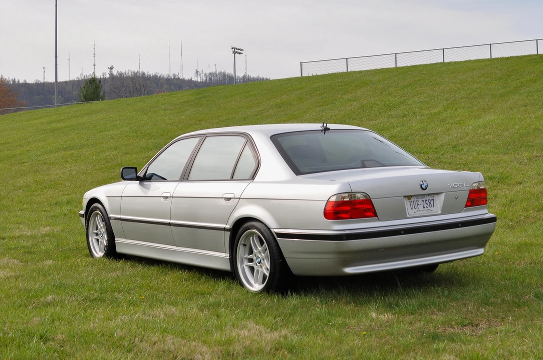 2001 BMW E38 750i & 750iL Sedan - Image 7 of 31