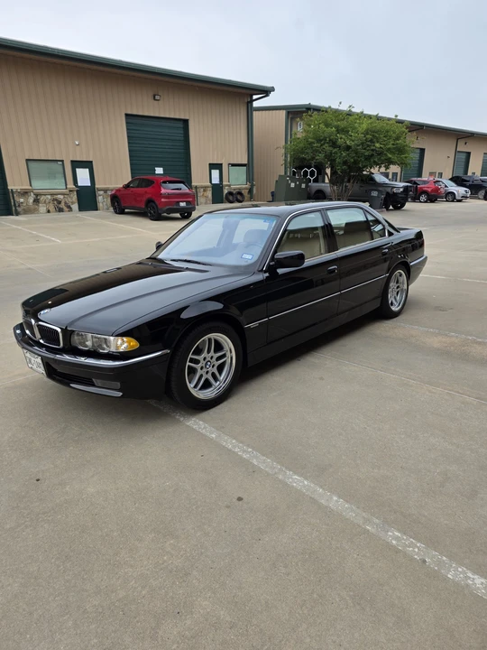 2001 BMW E38 750i & 750iL Sedan - Image 2 of 31