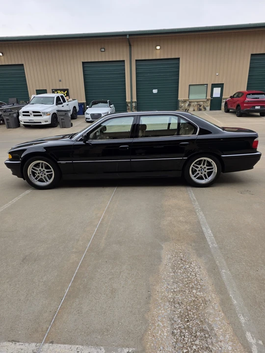 2001 BMW E38 750i & 750iL Sedan - Image 15 of 31