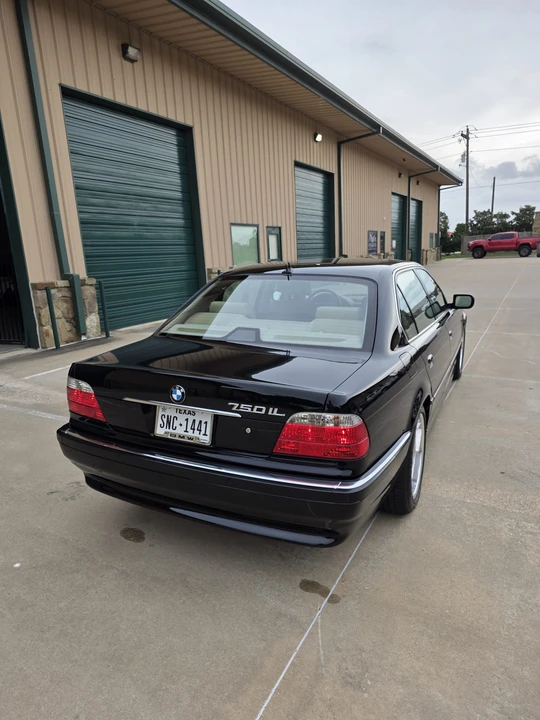 2001 BMW E38 750i & 750iL Sedan - Image 11 of 31