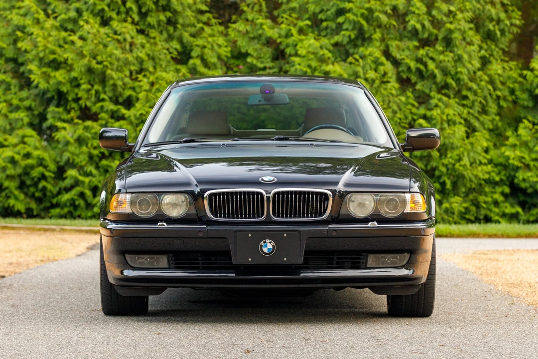 2001 BMW E38 750i & 750iL Sedan - Image 5 of 31