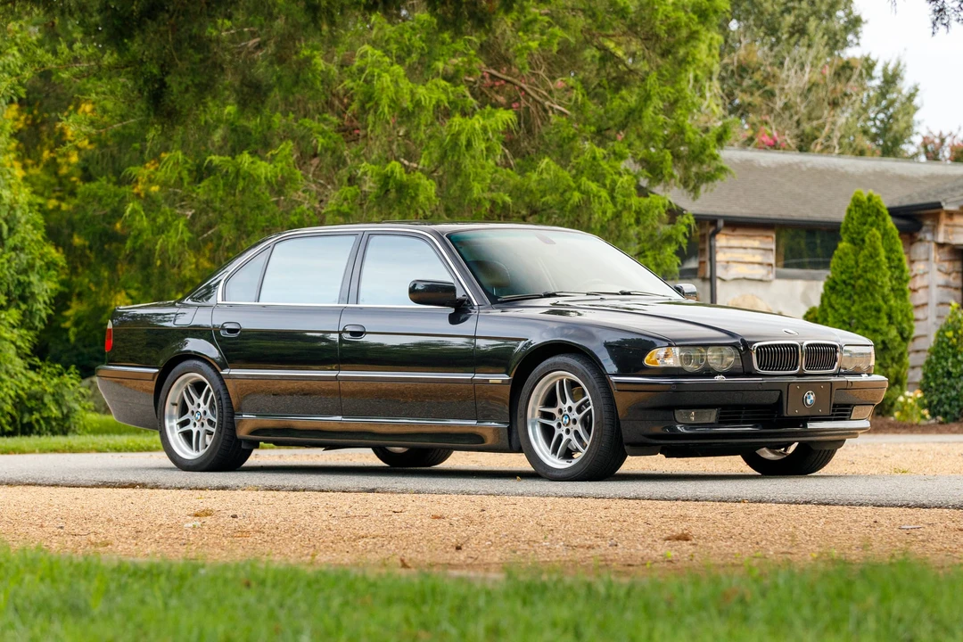 2001 BMW E38 750i & 750iL Sedan - Image 9 of 31